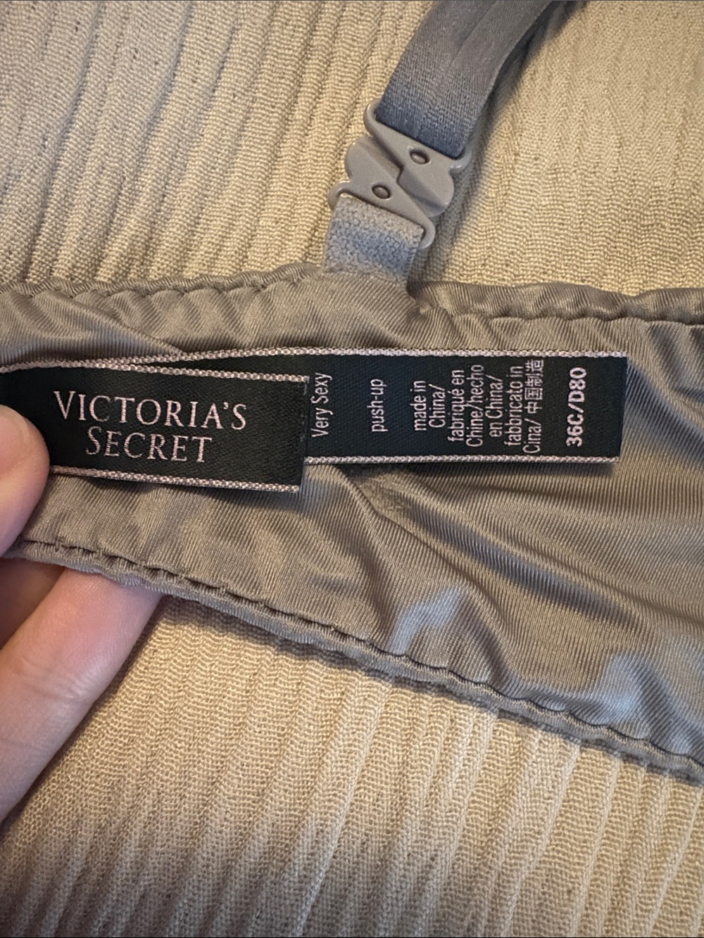 Victoria’s Secret very sexy push up - Picture 8 of 13
